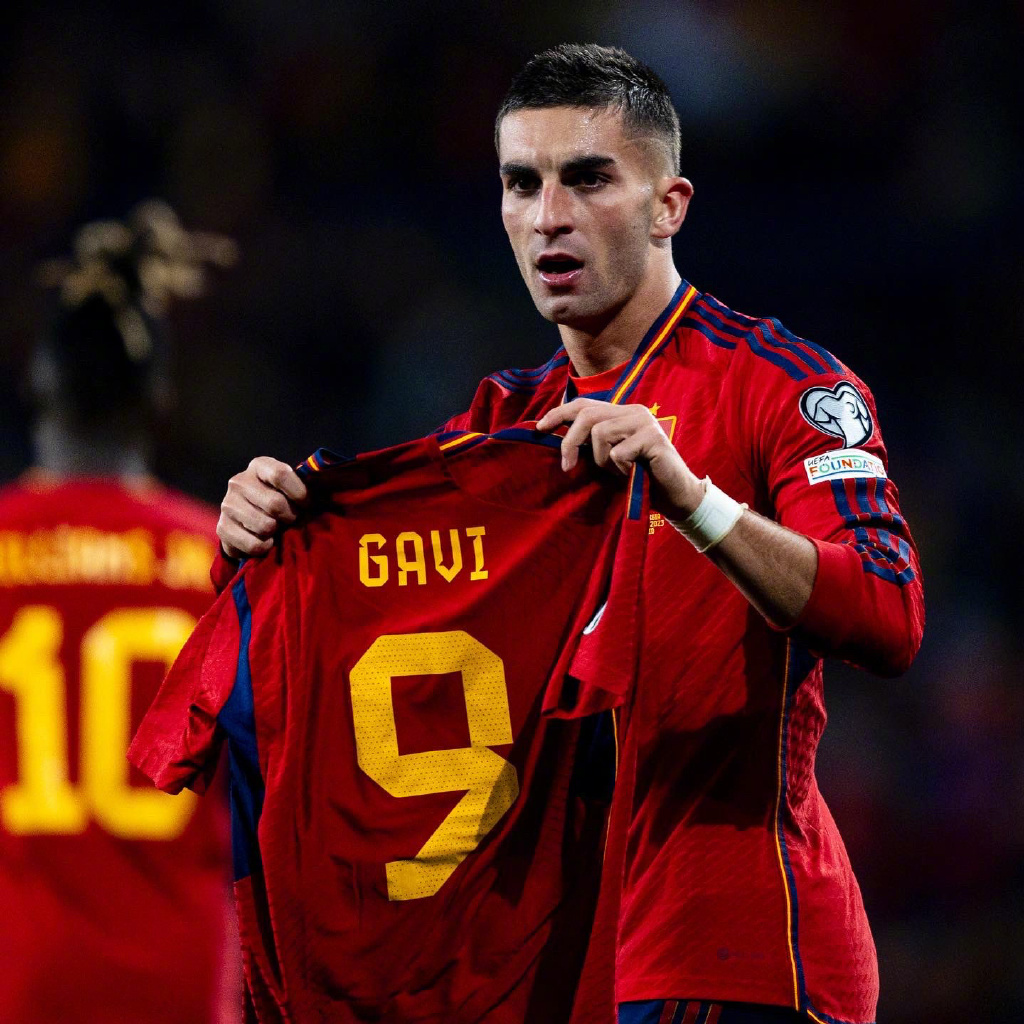 英雄联盟-里程碑夜！浙江稠州远射贴柱，德甲转会期刷纪录，气氛紧张，年轻球员得到机会(足球国足开除奖励远射必进卡叶辰笔趣阁)