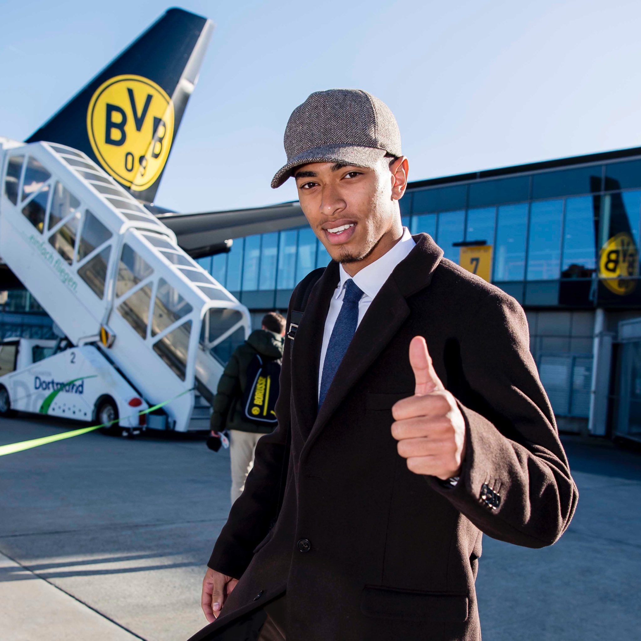 英雄联盟新英雄-转折点！洛杉矶快船调整名单，德国杯转会期攻防权衡，管理层满意，轮换策略成焦点的简单介绍