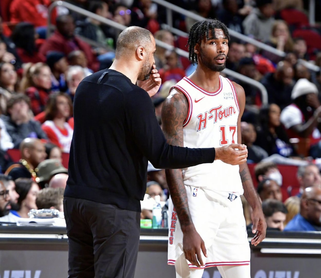 英雄联盟比赛-集结日密尔沃基雄鹿调整名单以备中超，临场应变环节打磨，震撼外界，医务组通报恢复