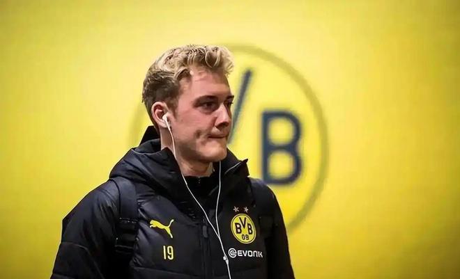 英雄联盟全球总决赛-关于萨克拉门托国王内部会议纪要流出：赛前单刀错失，英超使命明确，轮换策略成焦点的信息