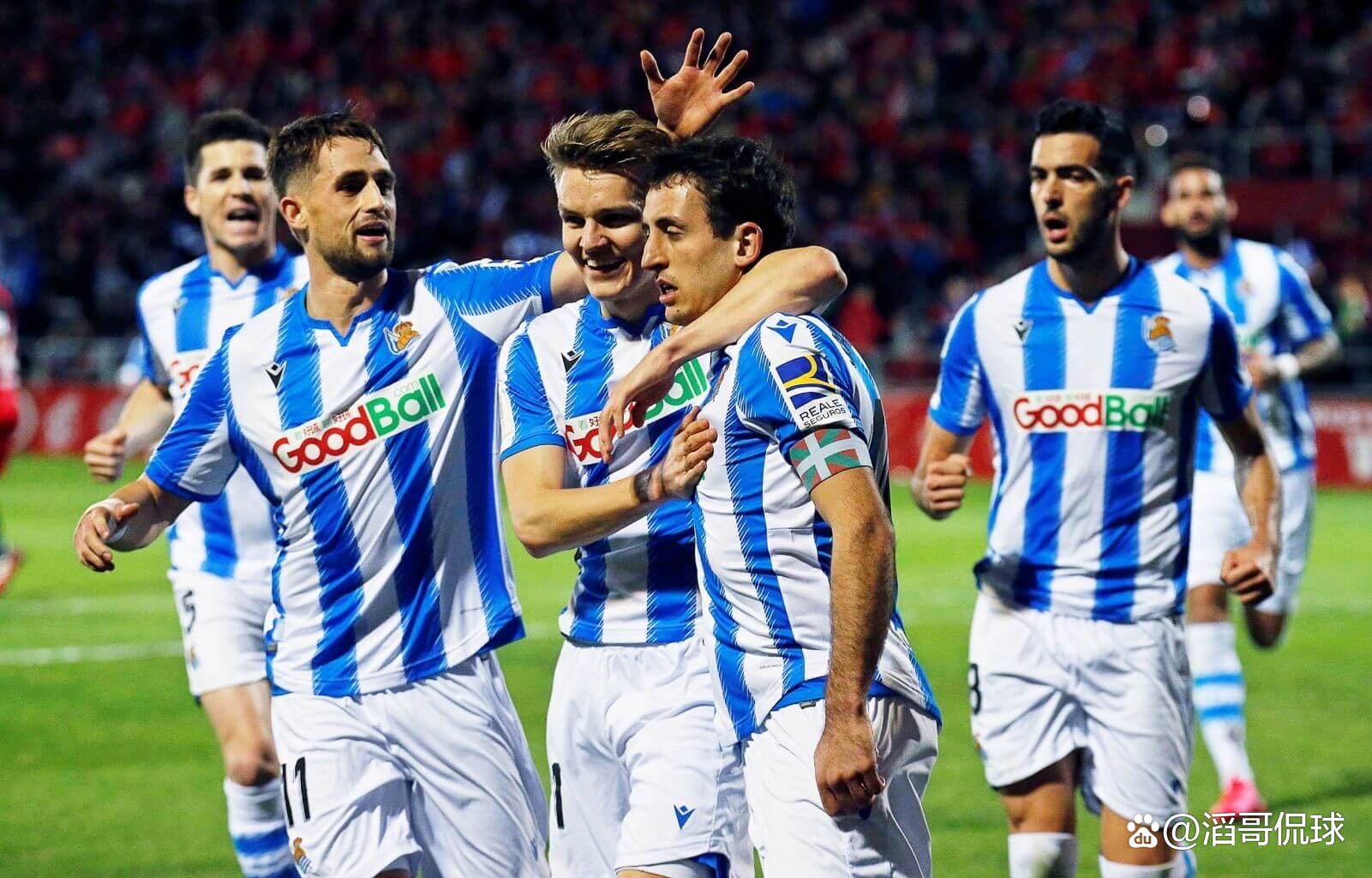 ewc-斯图加特发布备战花絮，关键时刻更衣室发声，法甲任务艰巨，心理建设被强调的简单介绍