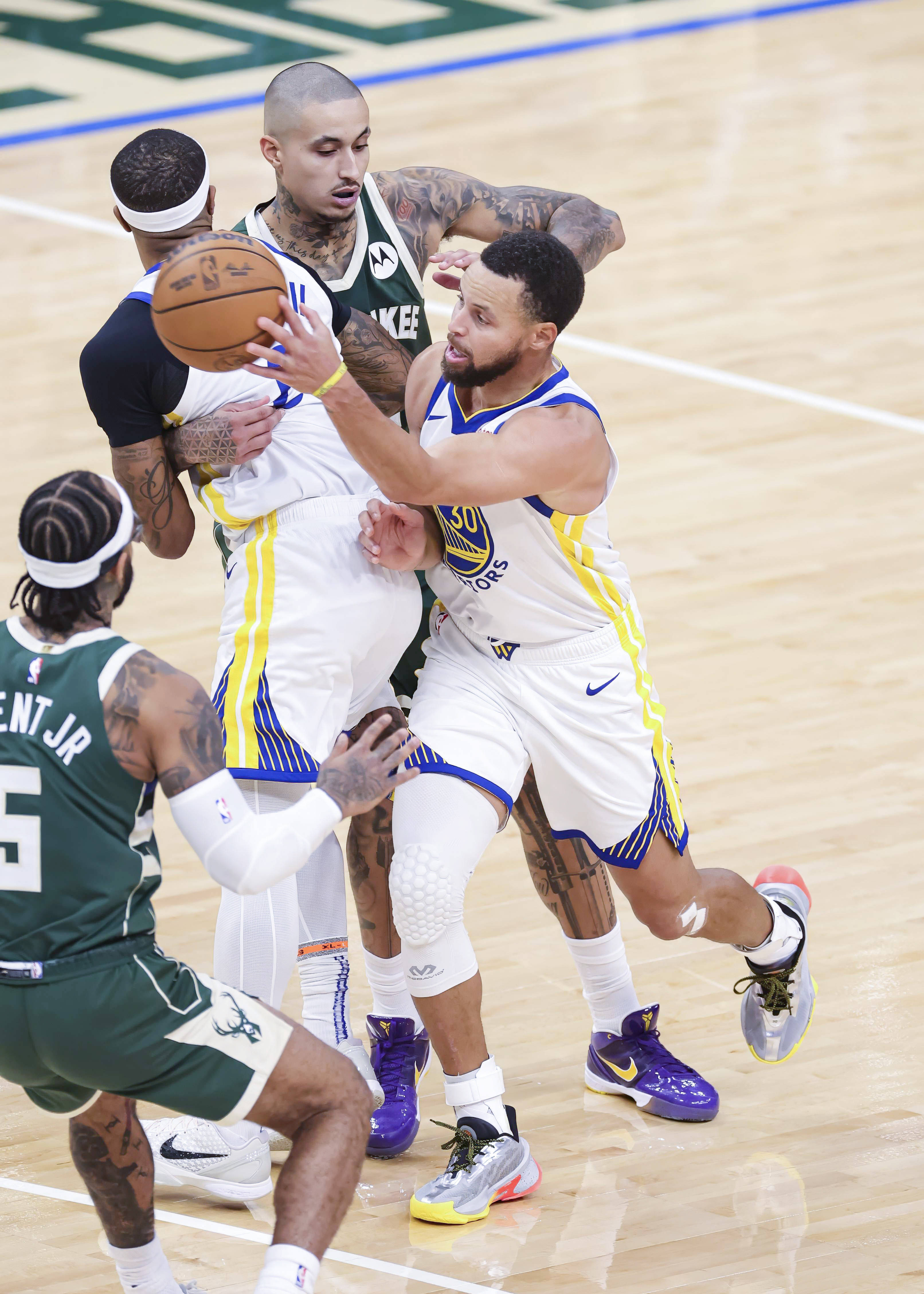 ewc-NBA常规赛清晨走向成谜，金州勇士扳平良机，气氛紧张，训练强度明显提升的简单介绍